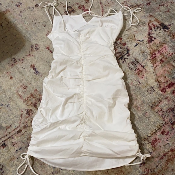 White Fox Ruched white dress small - Picture 10 of 10